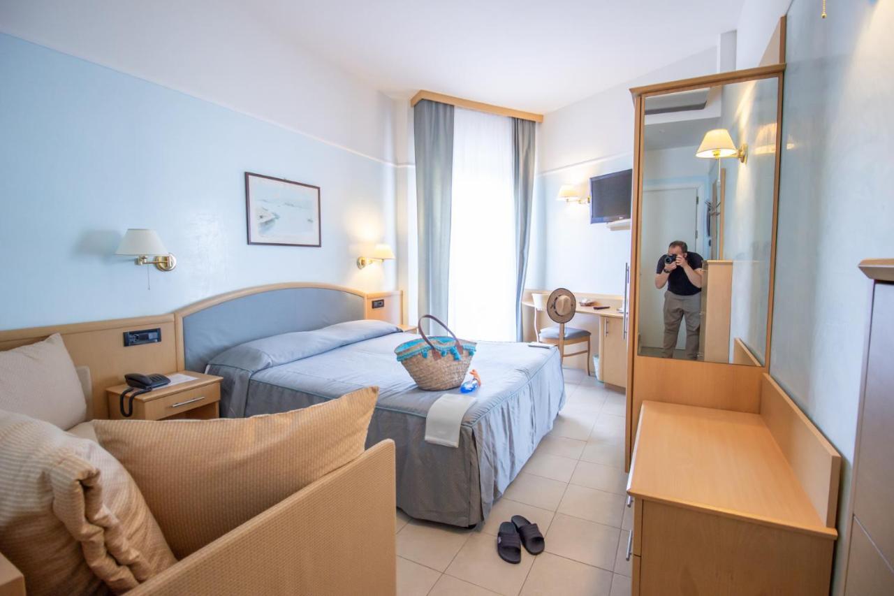 Hotel Universo Lido di Jesolo Eksteriør billede